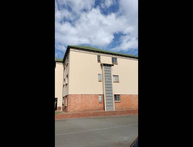 2 BEDROOM TOWNHOUSE FOR SALE IN TERENURE